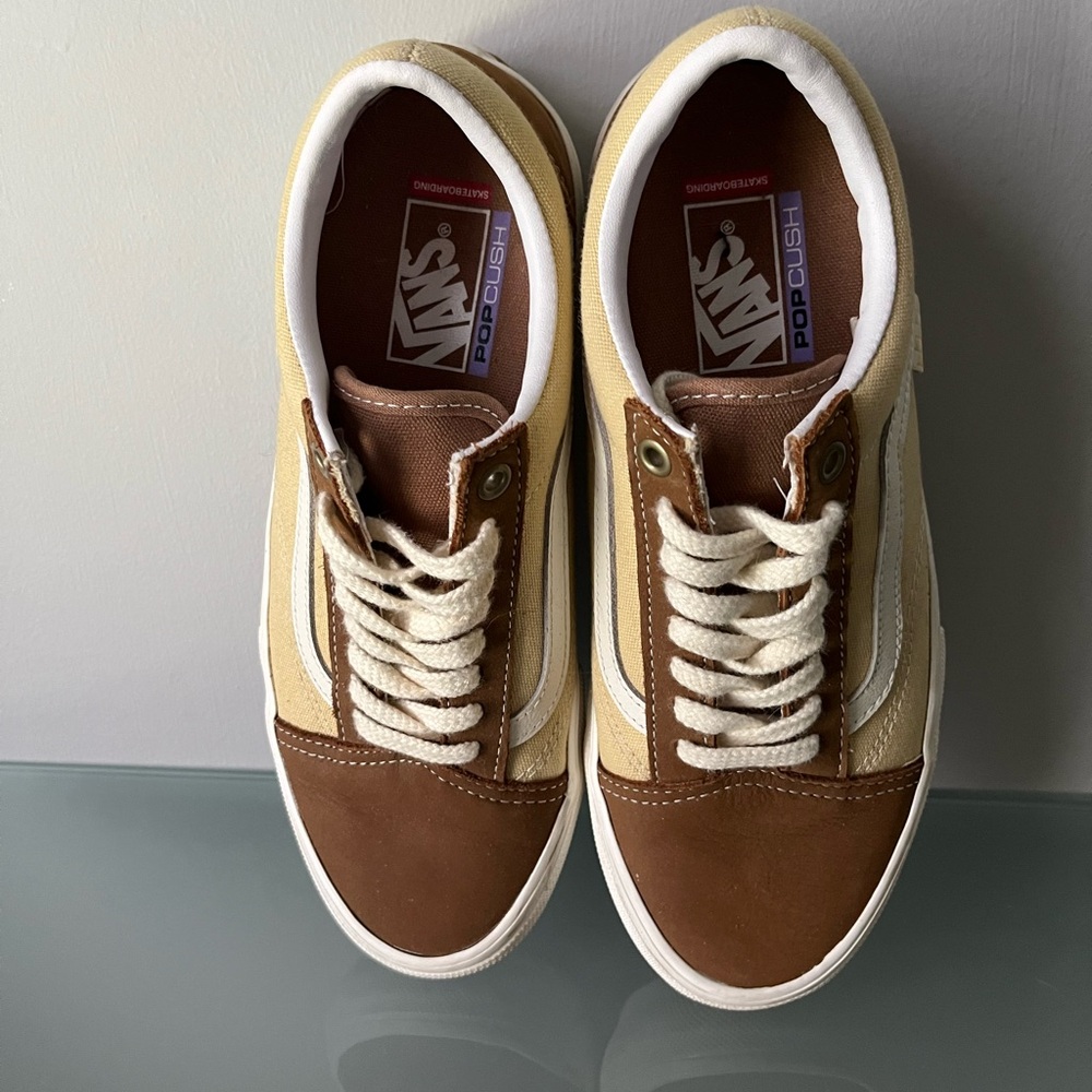 Vans Brown and Cream Old Skool Sneakers Size 8.5 Men’s- Like new